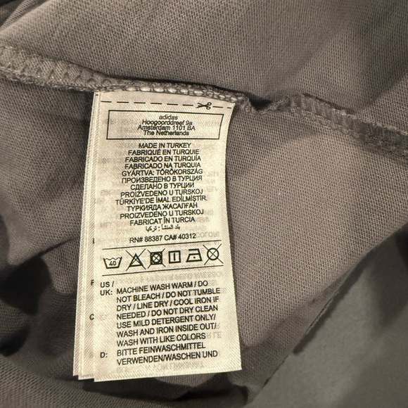 NWT Adidas Essentials Heather Gray T-Shirt Size Medium. Style # JW7058. - Picture 5 of 6